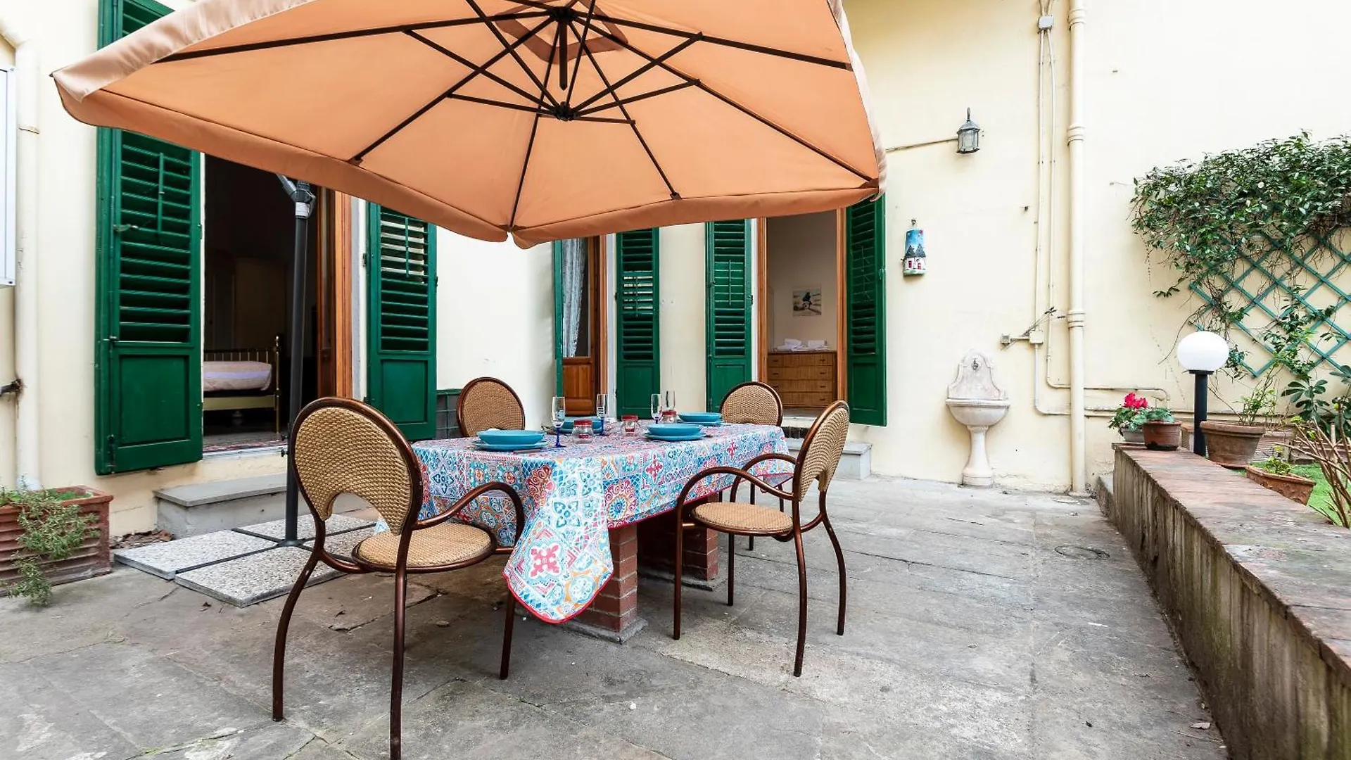 Garden Apartment In Florencie Itálie